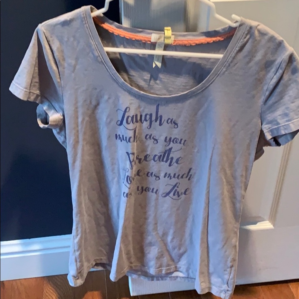 Gray t shirt